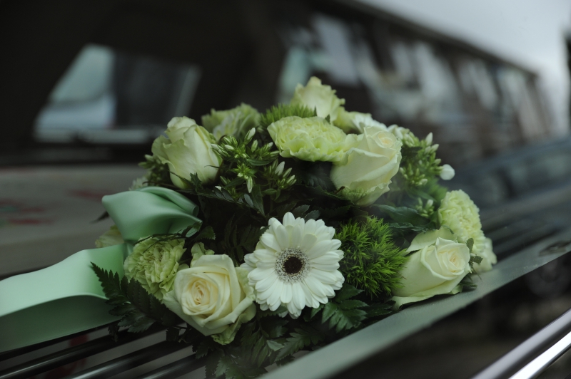 funeraire-CASTAGNIERS-min_flowers-4839339