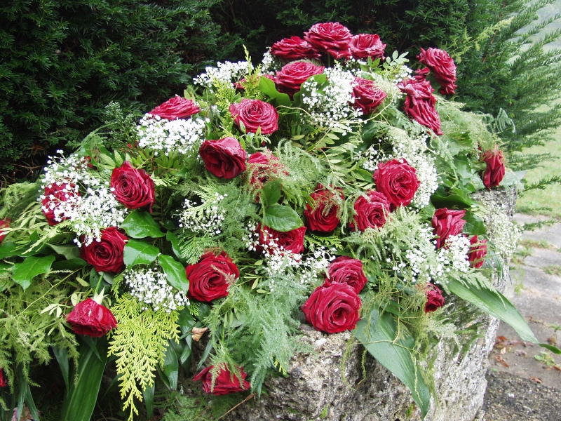 funeraire-CASTAGNIERS-min_roses-61203